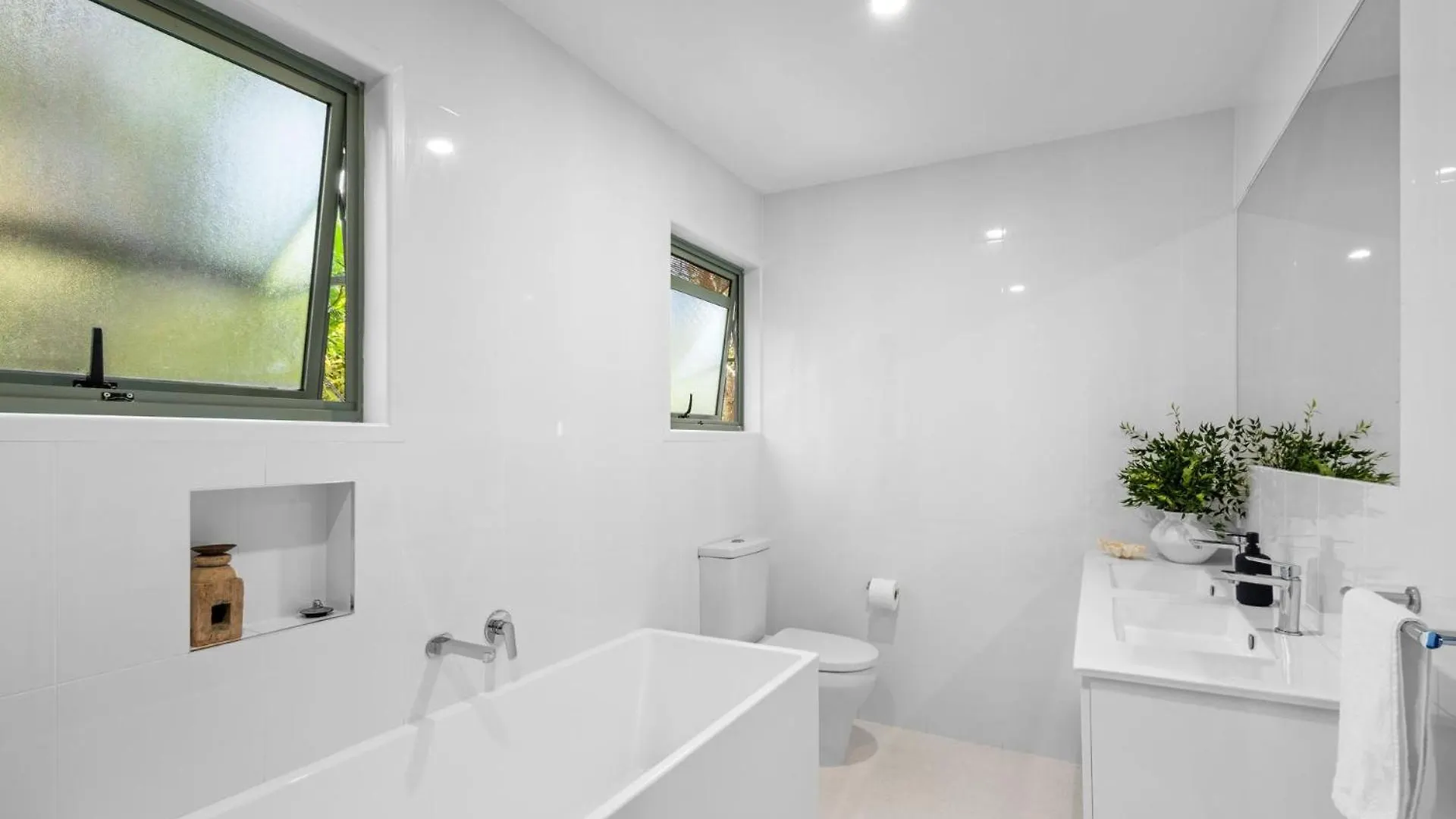 Beach House 16 Peregian Beach One Bedroom 0*,  Australia